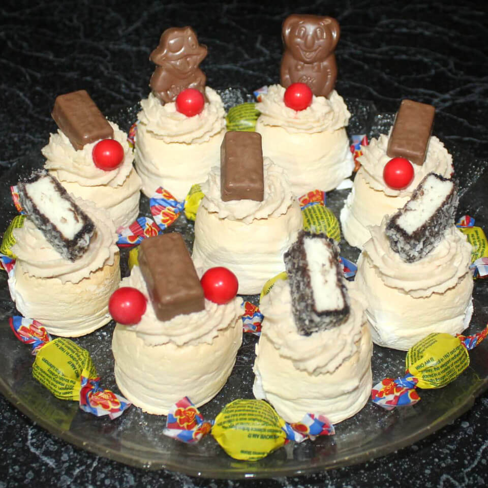 No Bake No Fuss Ripper Australia Day Mini Pavs