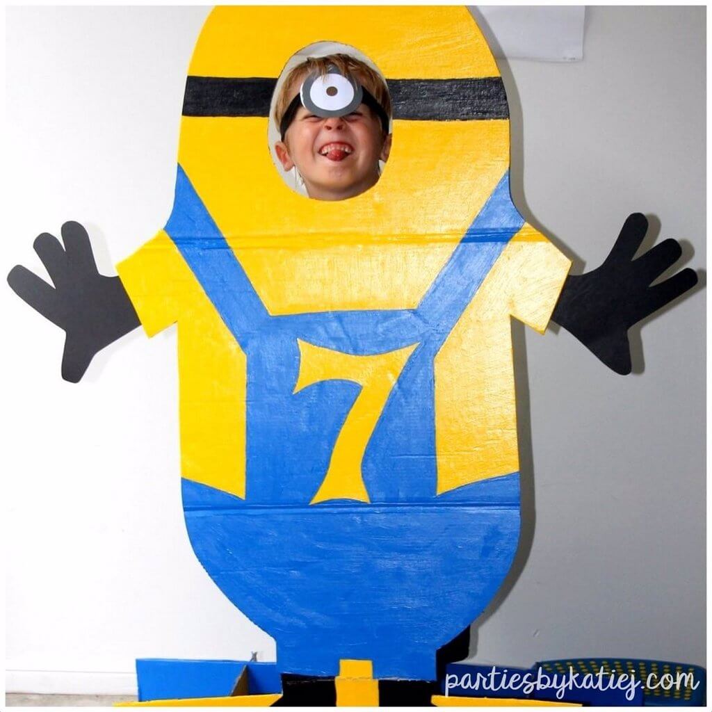 DIY Minions Party Cutout