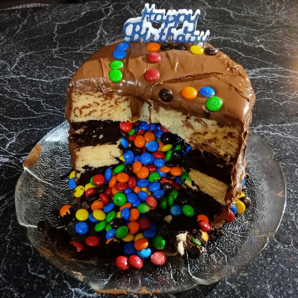 Easy M&M's Pinata Mud Cake Hack