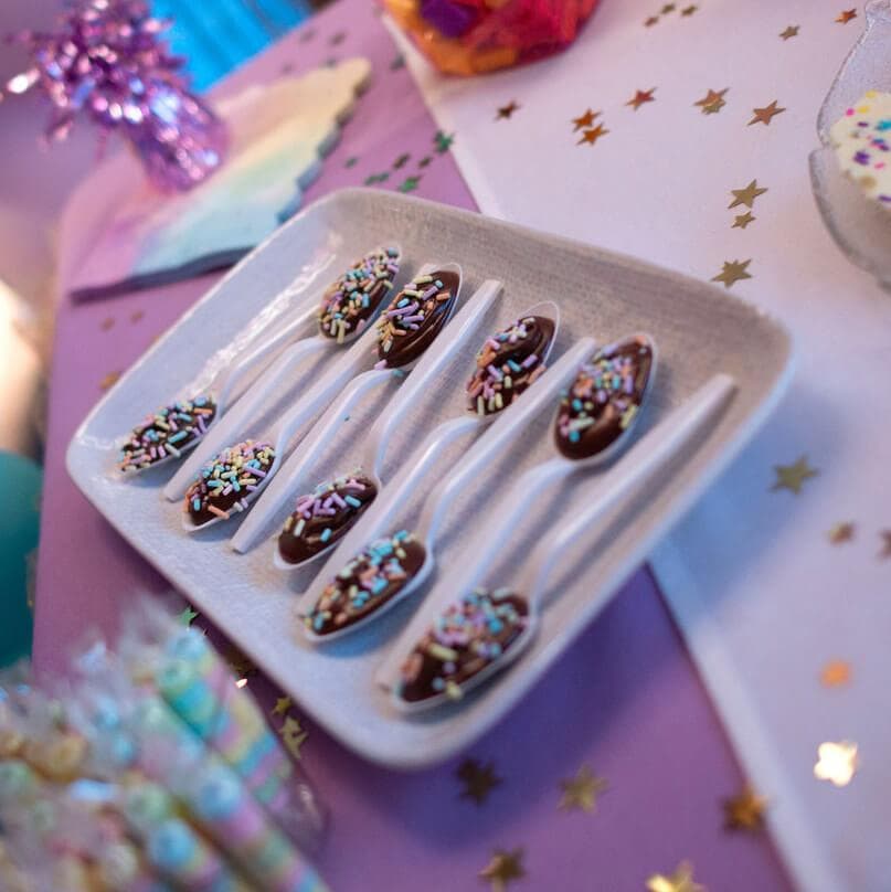 Easy Unicorn Party Treats - Chocolate Spoons